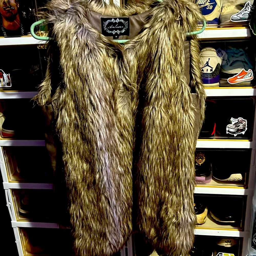 Faux fur medium vest